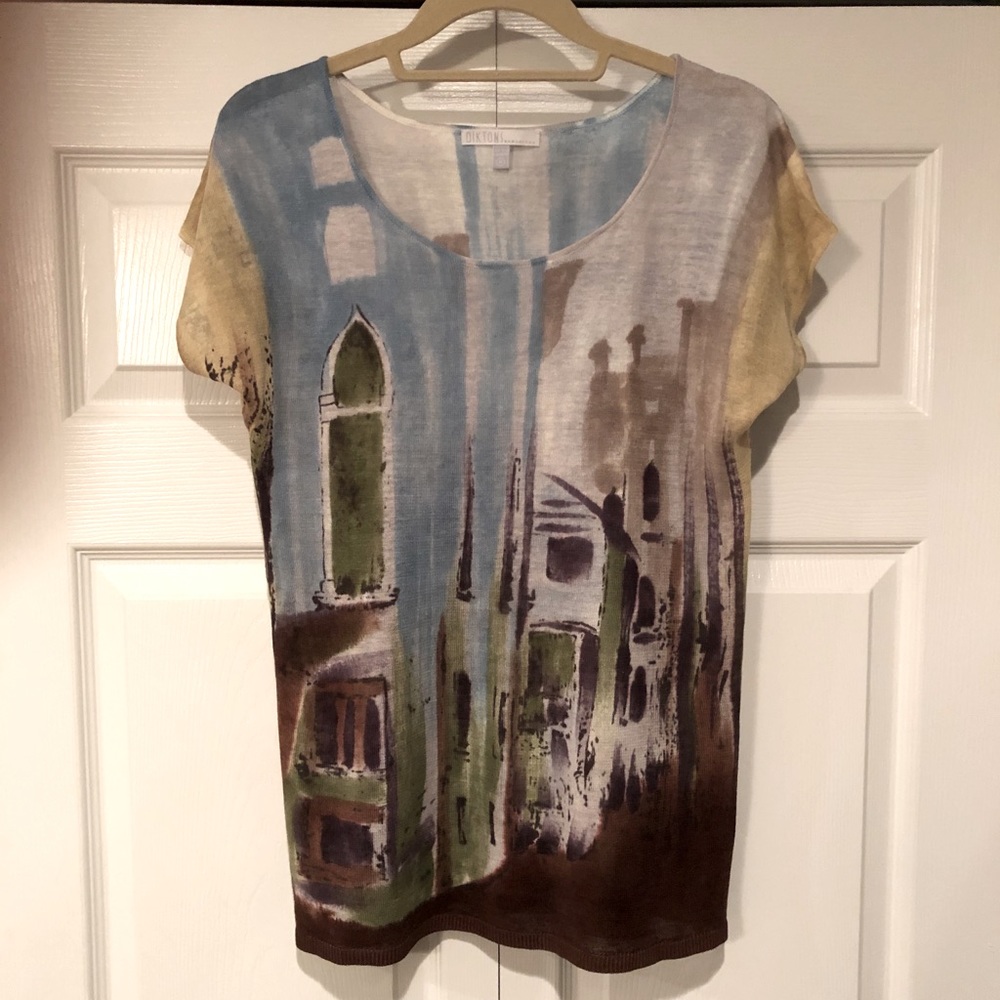 Diktons, women’s hand-painted, linen T-shirt.